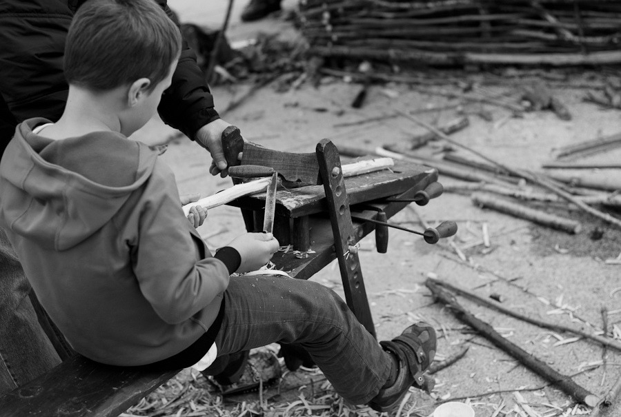 Sharpening Skills sharpening_axe_cutting_wood
